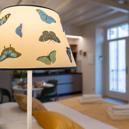 La Farfalla Blu - Boutique Apartment Bergamo Bagian luar foto