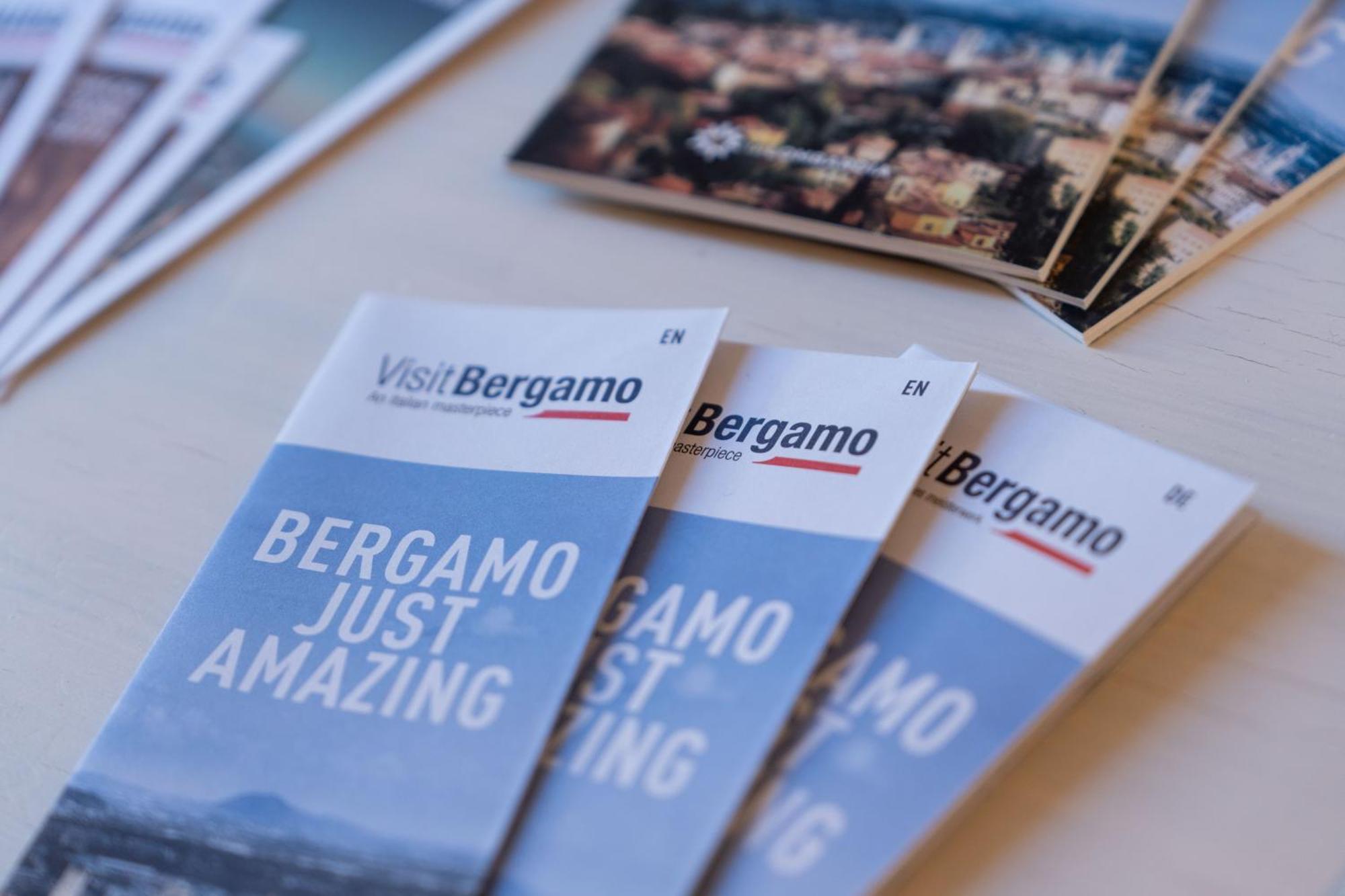 La Farfalla Blu - Boutique Apartment Bergamo Bagian luar foto