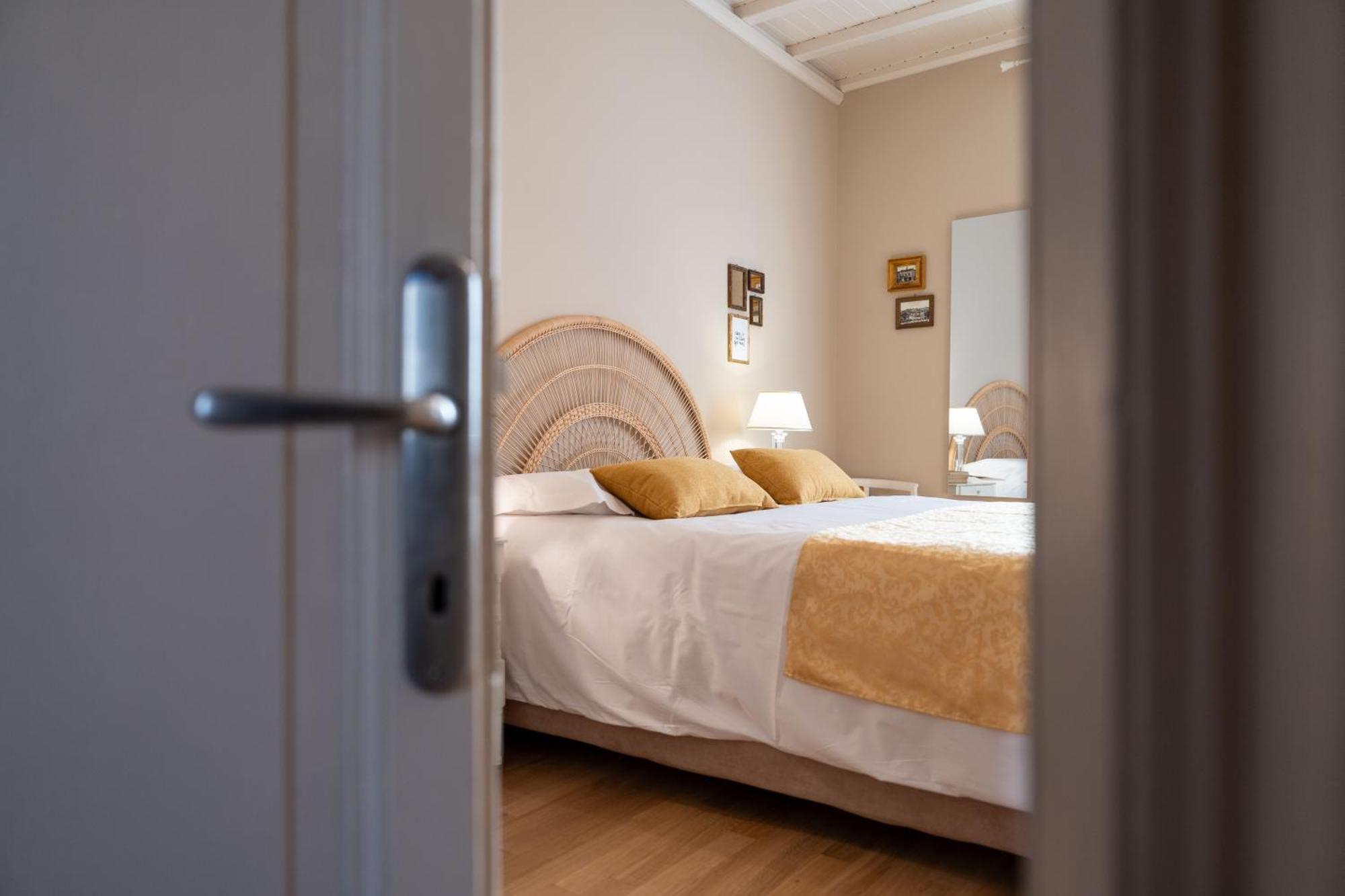 La Farfalla Blu - Boutique Apartment Bergamo Bagian luar foto