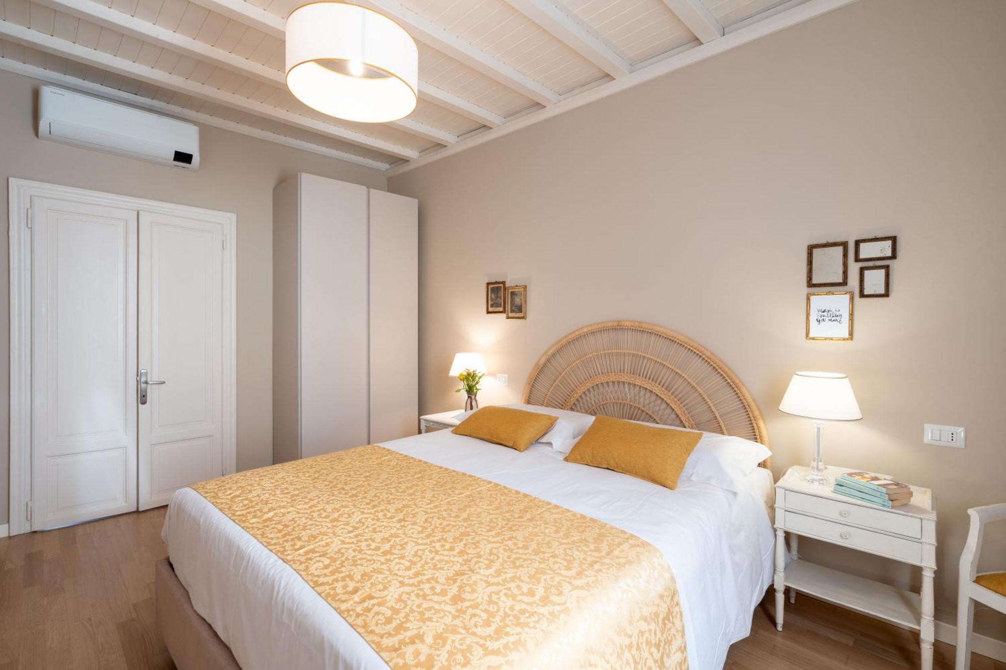 La Farfalla Blu - Boutique Apartment Bergamo Bagian luar foto