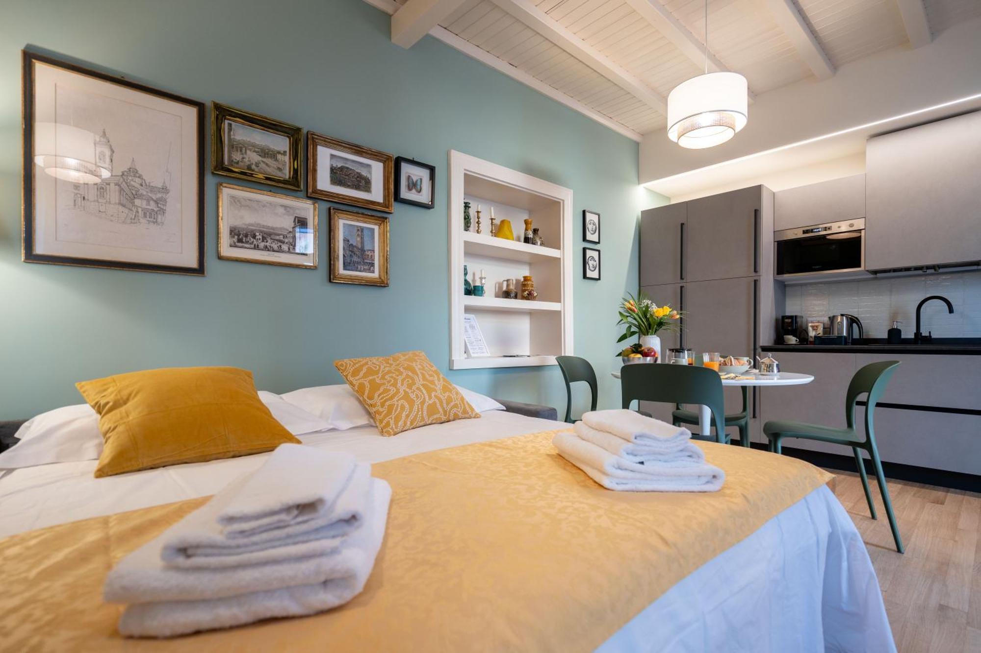 La Farfalla Blu - Boutique Apartment Bergamo Bagian luar foto