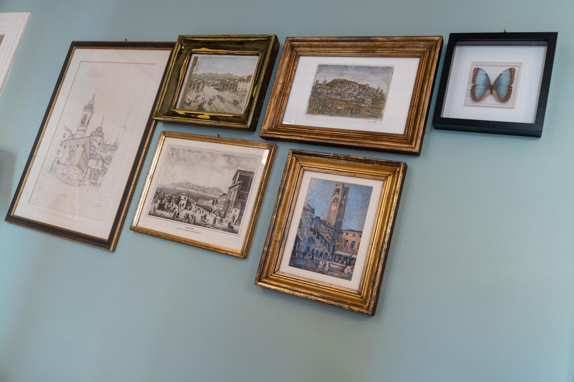 La Farfalla Blu - Boutique Apartment Bergamo Bagian luar foto