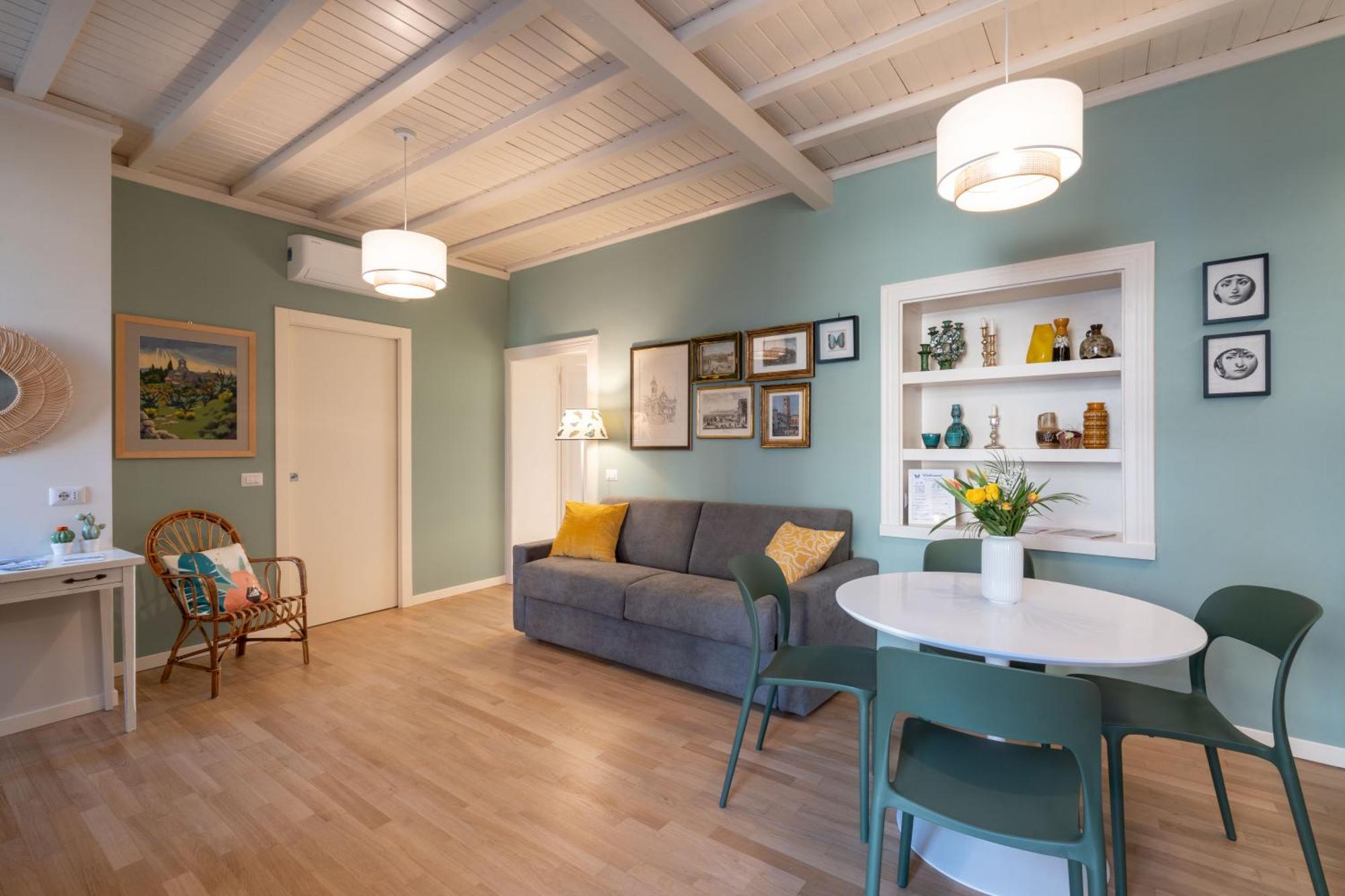 La Farfalla Blu - Boutique Apartment Bergamo Bagian luar foto