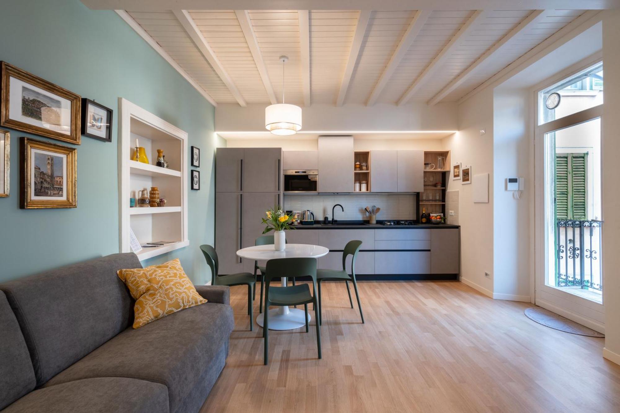 La Farfalla Blu - Boutique Apartment Bergamo Bagian luar foto